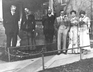 Byron Sanford and wife, Mollie Dorsey; son-in-law, Arthur Williams, his son, Albert, Sanford's daughters, Dora Belle and Clara 1910