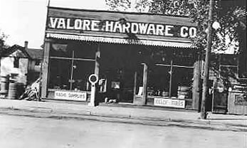 Valore - 1926 Store front